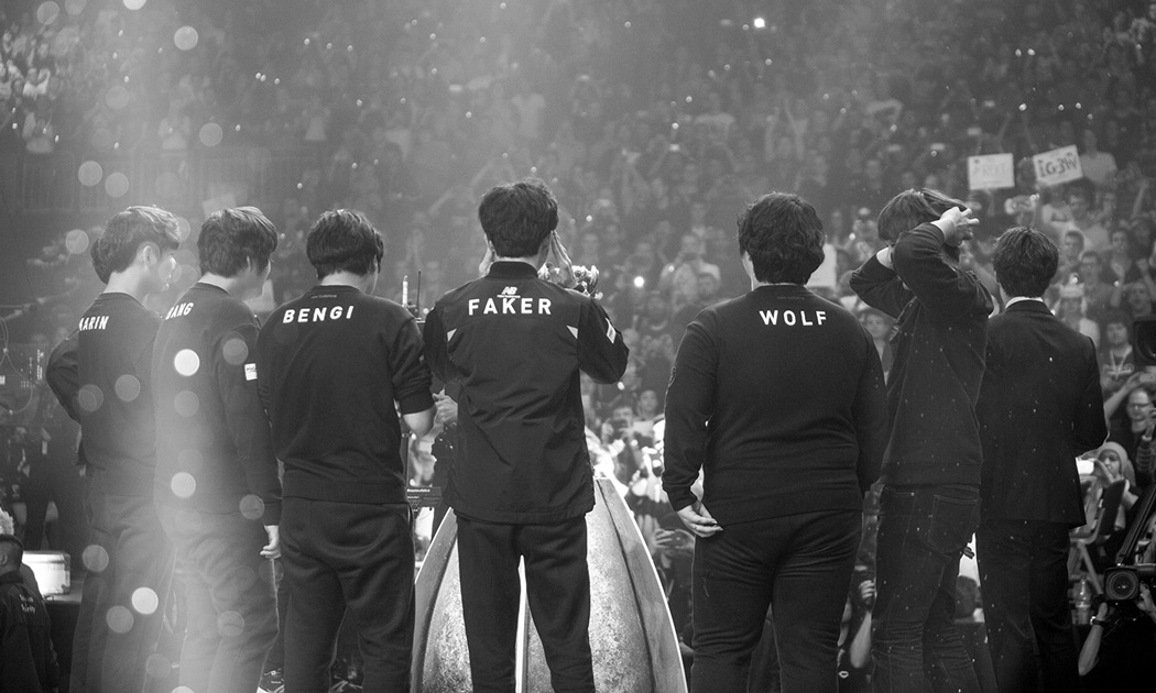 Uzi入选英雄联盟名人堂：中国电竞传奇全球总决赛征程再获殊荣-完美电竞