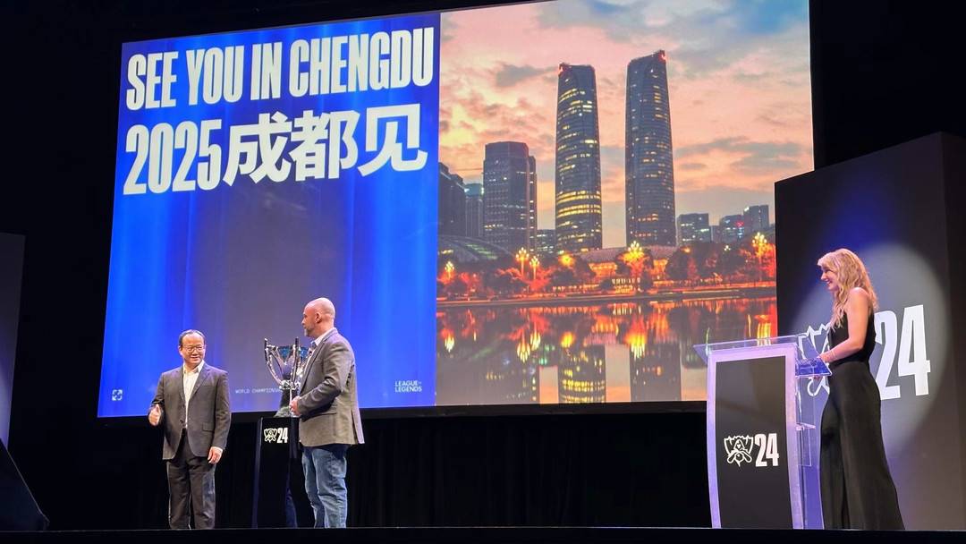 Faker发声恭喜Uzi，配得上名人堂！拳头确认 Uzi 名人堂皮肤为薇恩与卡莎！-完美电竞